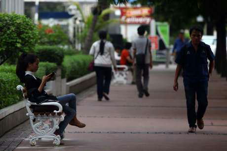 Bangku Taman di Jakarta sudah Terpasang !!!