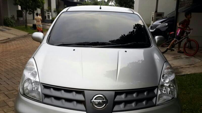 Dijual Mobil Nissan Grand Livina 1.5 XV Tahun 2010