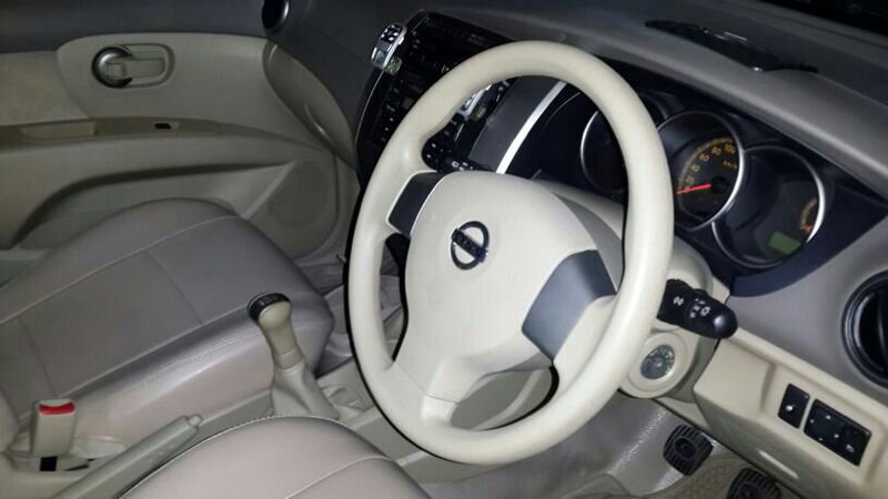 Dijual Mobil Nissan Grand Livina 1.5 XV Tahun 2010
