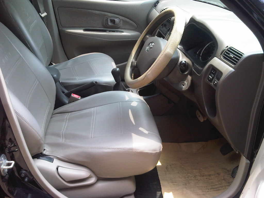 TOYOTA AVANZA 1.3 G MT 2010 HITAM METALIK
