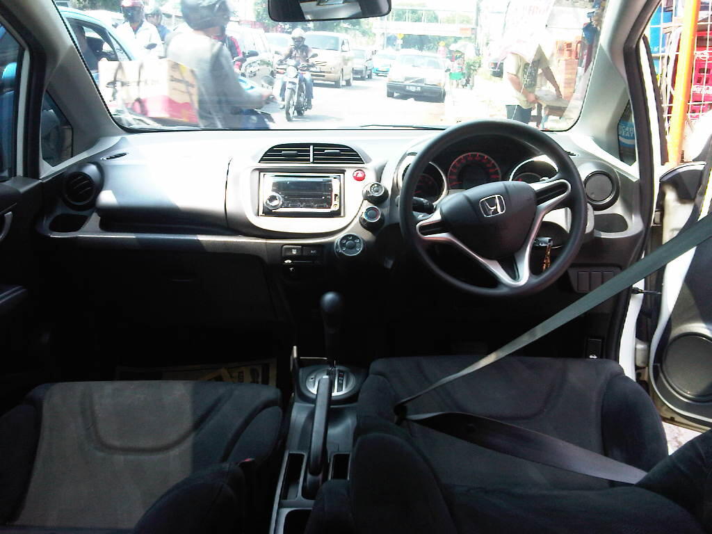 HONDA ALL NEW JAZZ RS AT 2008 PUTIH
