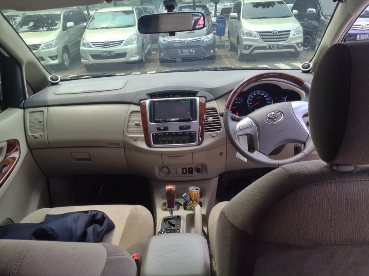 Jual Innova V A/T Luxury 2012