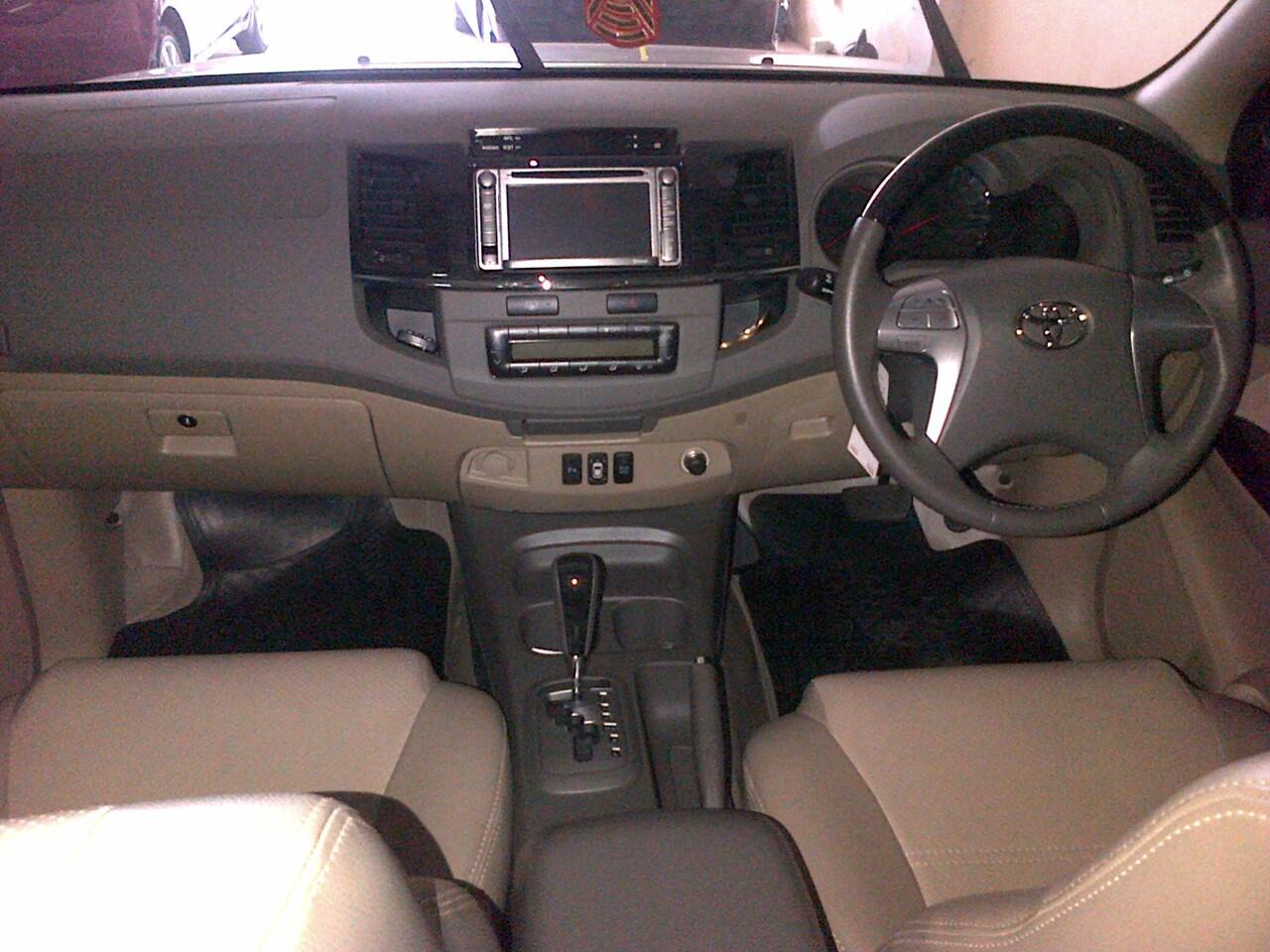 TOYOTA FORTUNER G AUTOMATIC DISEL 2012 HITAM ISTIMEWA