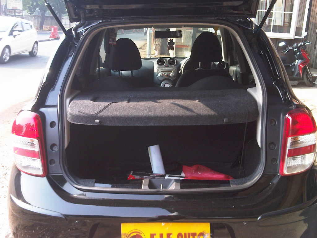 NISSAN MARCH 1.2 SX AUTECH AT 2011 HITAM MET