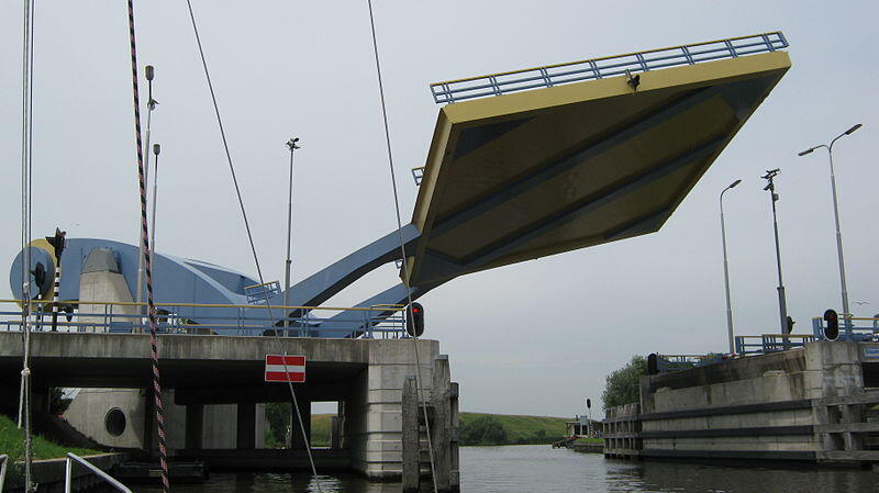 Slauerhoffbrug, Jembatan Angkat Melayang di Belanda