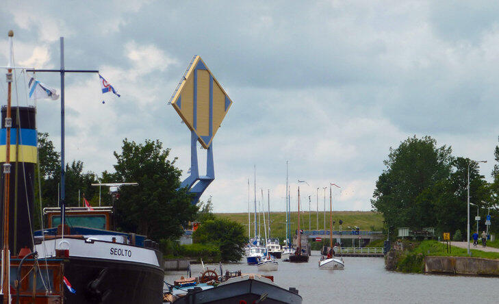 Slauerhoffbrug, Jembatan Angkat Melayang di Belanda