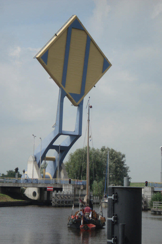 Slauerhoffbrug, Jembatan Angkat Melayang di Belanda