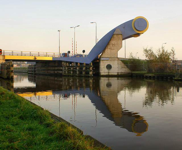 Slauerhoffbrug, Jembatan Angkat Melayang di Belanda