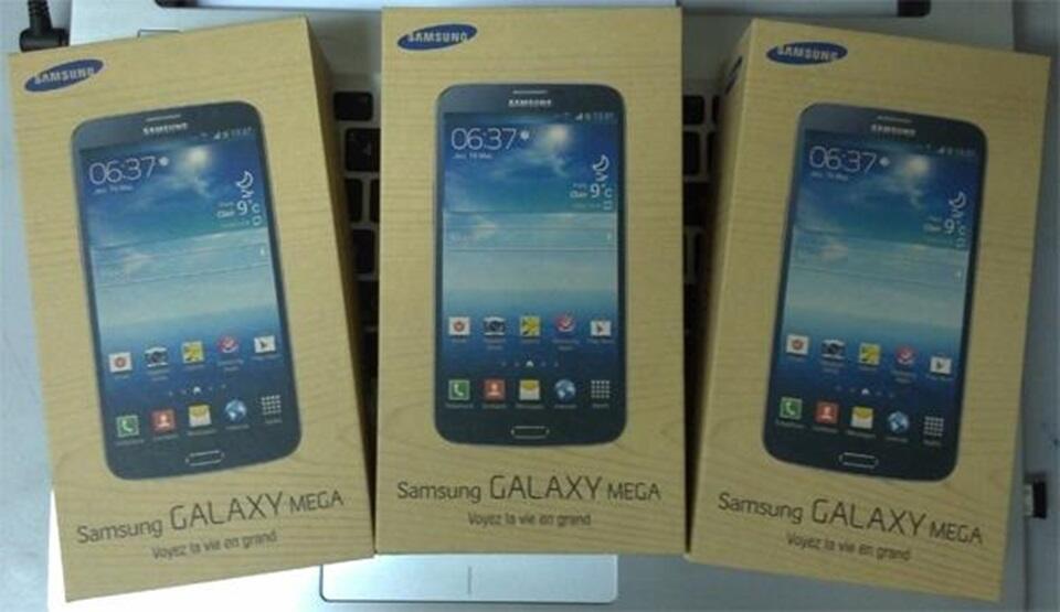 JUAL IPHONE 4S 32GB HRG 1,4JT#SAMSUNG GALAXY S4 ZOOM HRG 1,4JT ORIGINAL BM(TERSEGEL)