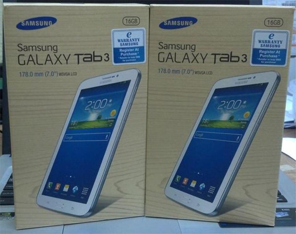 JUAL IPHONE 4S 32GB HRG 1,4JT#SAMSUNG GALAXY S4 ZOOM HRG 1,4JT ORIGINAL BM(TERSEGEL)