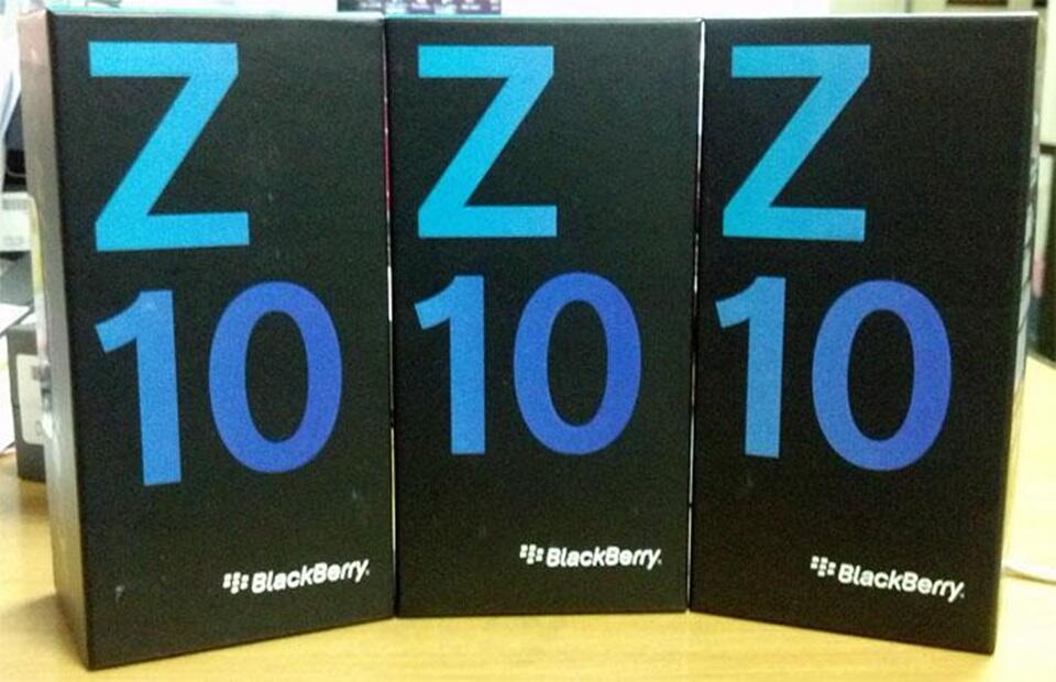 JUAL IPHONE 4S 32GB HRG 1,4JT#SAMSUNG GALAXY S4 ZOOM HRG 1,4JT ORIGINAL BM(TERSEGEL)