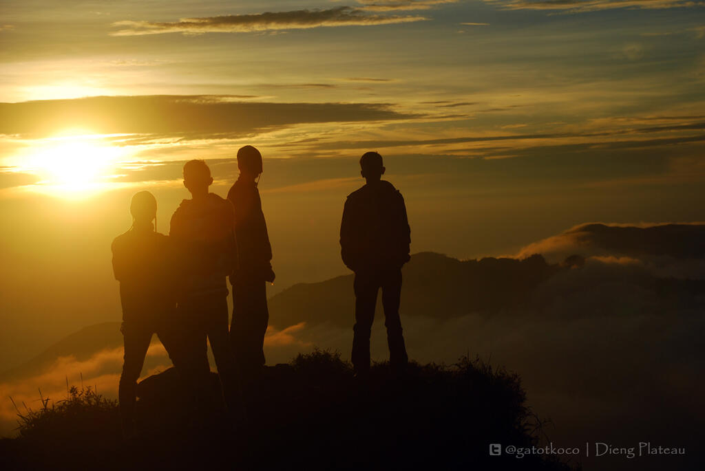 sunrise terindah sikunir (bromo kalah) foto