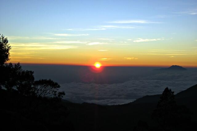 sunrise terindah sikunir (bromo kalah) foto
