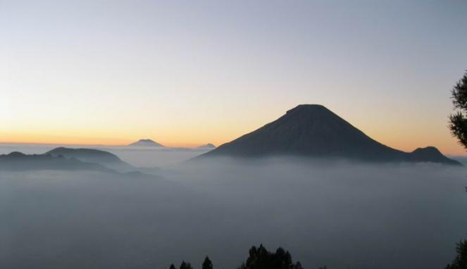 sunrise terindah sikunir (bromo kalah) foto