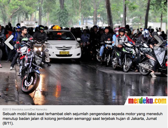 &#91;BIKERS JANGAN BIKIN MALU&#93; BELI MOTOR BISA, BELI JAS UJAN GAK BISA?