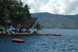 mengintip keindihan danau toba ( SUMUT)