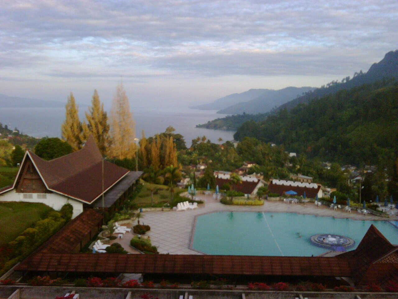 mengintip keindihan danau toba ( SUMUT)