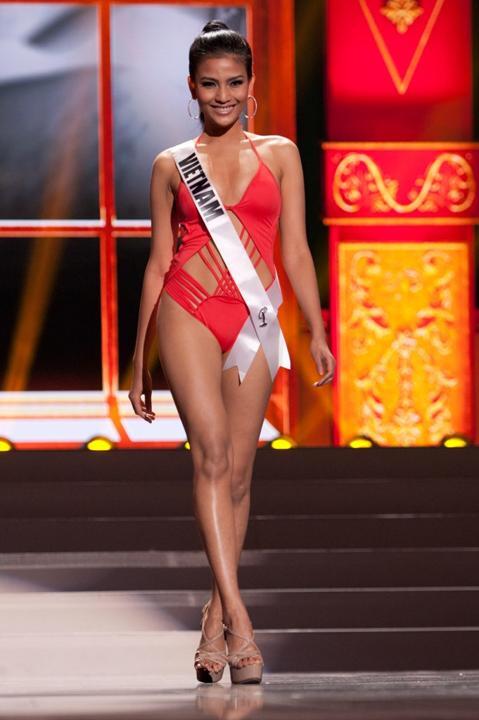 Miss Universe 2013 Swimsuit Parade (BB dikit)