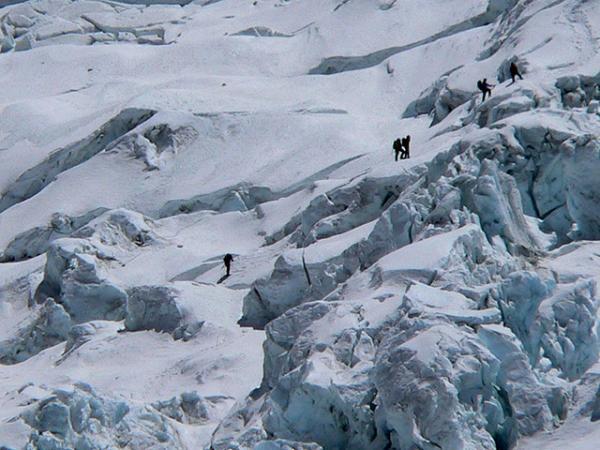 The Khumbu Icefall : Perangkap Kematian Gunung Everest