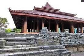 setelah situs trowulan terusik sekarang situs Setono Gedong untuk perluasan mesjid