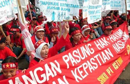 Pengusaha Berani Byr Gaji Buruh 13 Juta Asal Tdk Harus Suap Pgawai Negeri / pejabat
