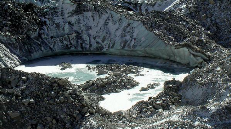 The Khumbu Icefall : Perangkap Kematian Gunung Everest