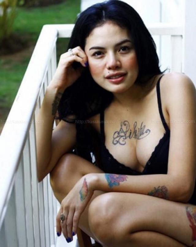 SISI LAIN DARI &quot;GEMERLAP&quot; DUNIA MODEL ! !&quot;