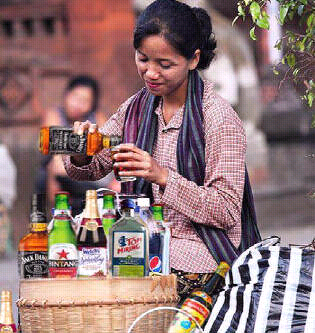 INILAH BARTENDER YANG CUMA ADA DI INDONESIA &#91;NGAKAK KOPLAK&#93;