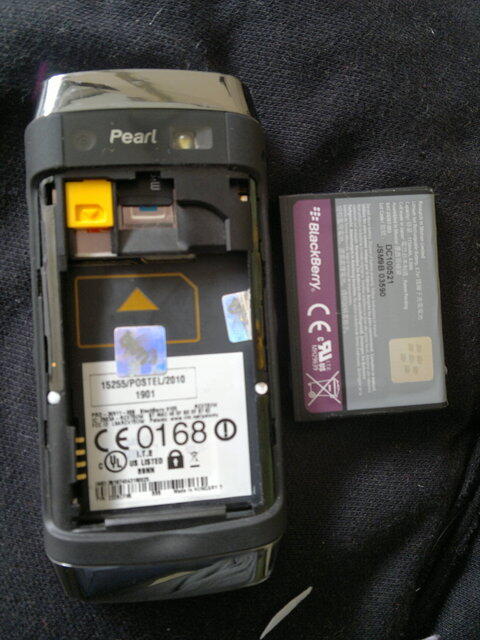 JUAL BB PEARL 3G 9105 BANDUNG FULL ORSINIL + MASIH SEGEL GAN ..