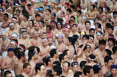 Niihh gan Kelakuan Orang2 Jepang Ada ada Saja (Festival Tanpa Busana)