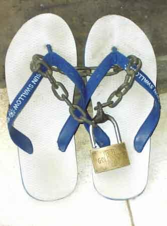 SANDAL-SANDAL UNIK
