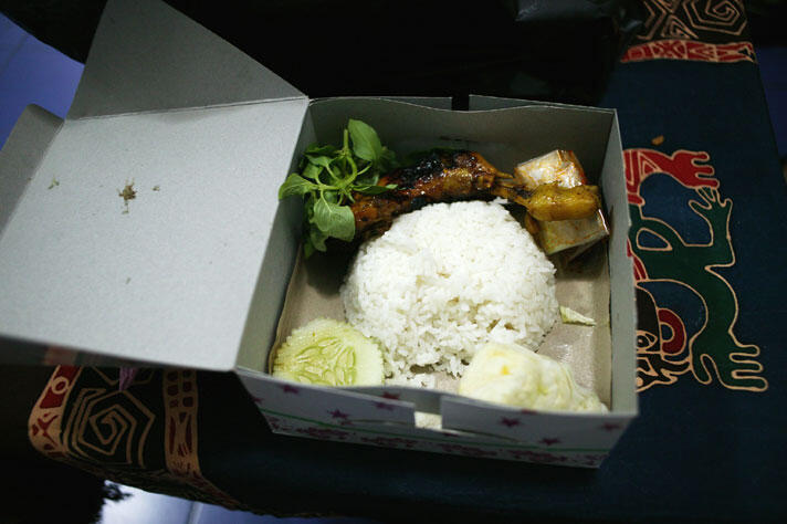 SANDAL-SANDAL UNIK
