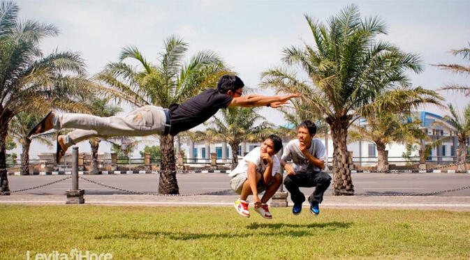 FOTO LEVITASI KEREN GAN!