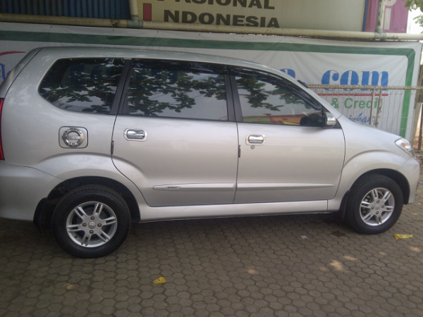 Xenia XI 1300 th 2011 Silver Murah,Muluzz,Service Record Resmi Jaminan Mutu