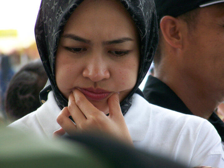mereka kini sendiri 