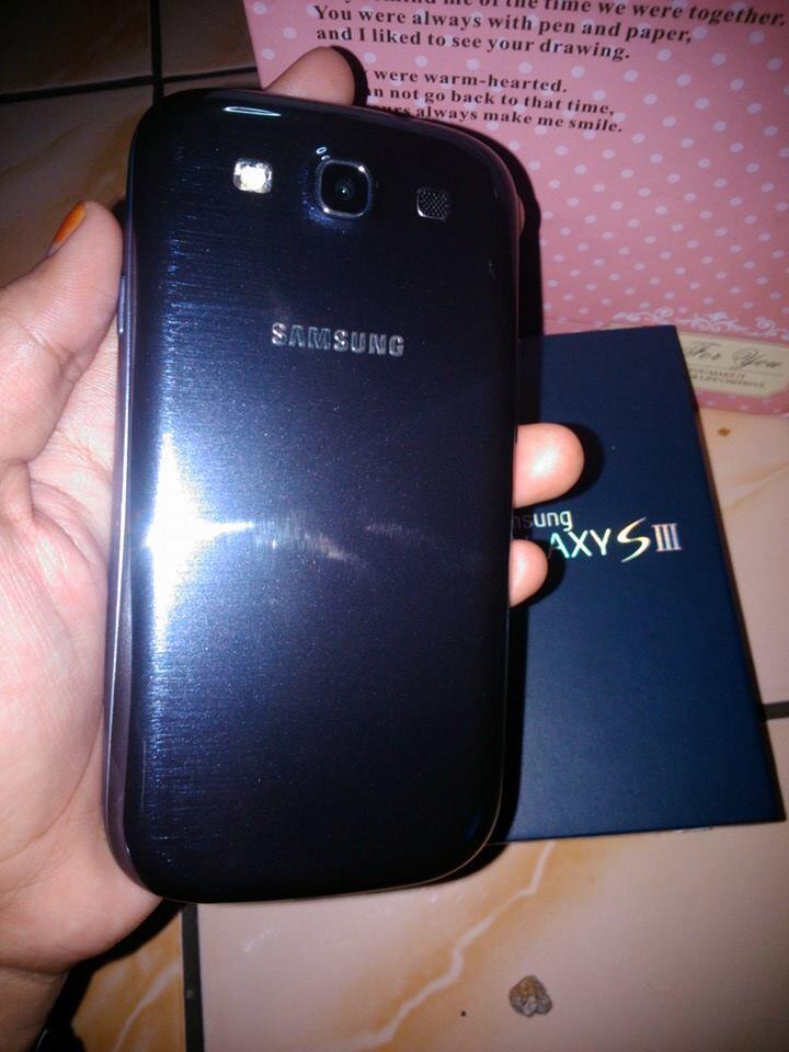 JUAL SAMSUNG GALAXY S3 / S III 98% jarang dipake