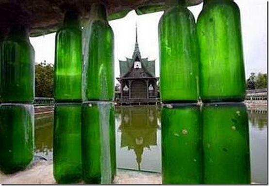 Candi Budha Yang Terbuat Dari Botol Beer 