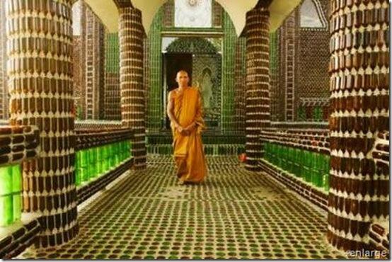 Candi Budha Yang Terbuat Dari Botol Beer 
