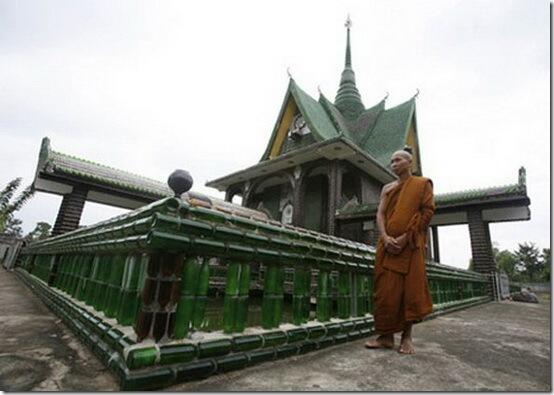 Candi Budha Yang Terbuat Dari Botol Beer 