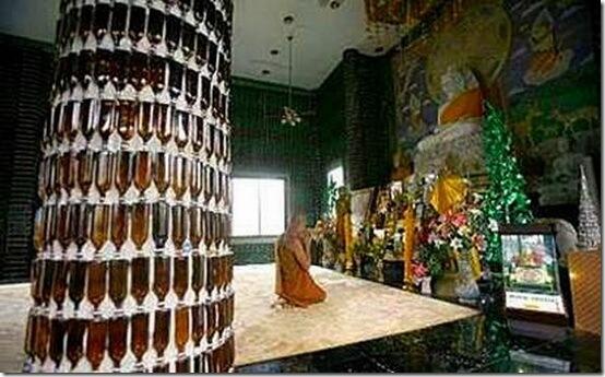 Candi Budha Yang Terbuat Dari Botol Beer 