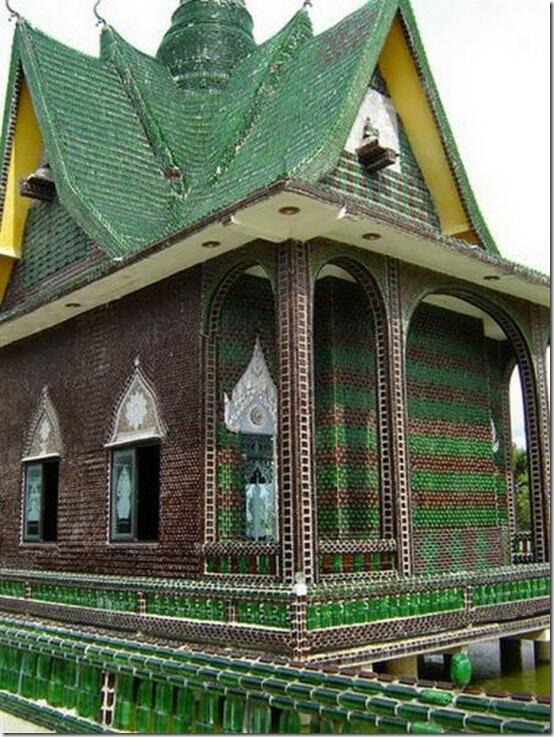 Candi Budha Yang Terbuat Dari Botol Beer 