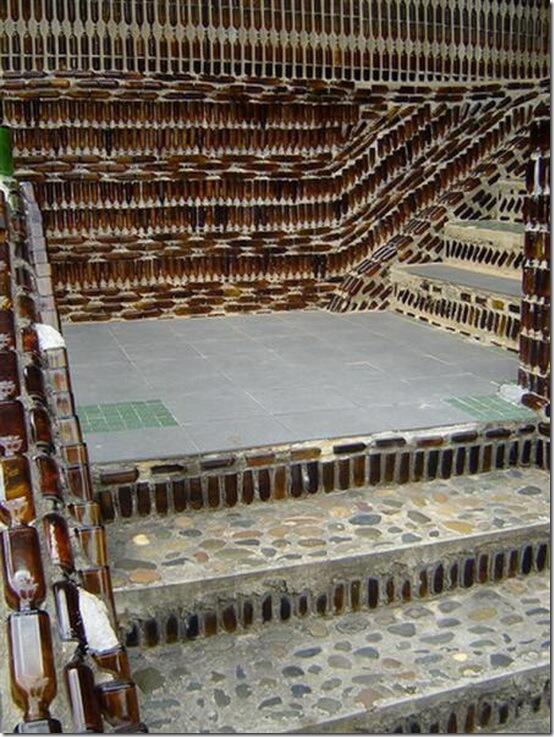 Candi Budha Yang Terbuat Dari Botol Beer 