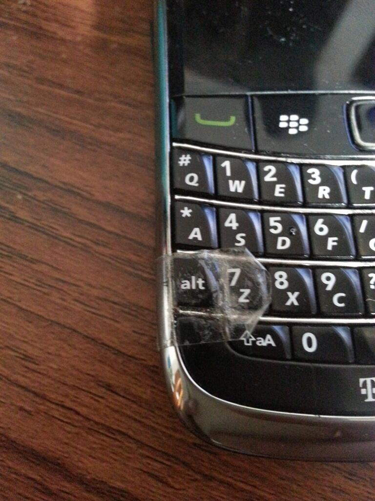 BLACKBERRY ONYX 9700 FULLSET + BONUS OTTERBOX ORIGINAL 850 ribu aja