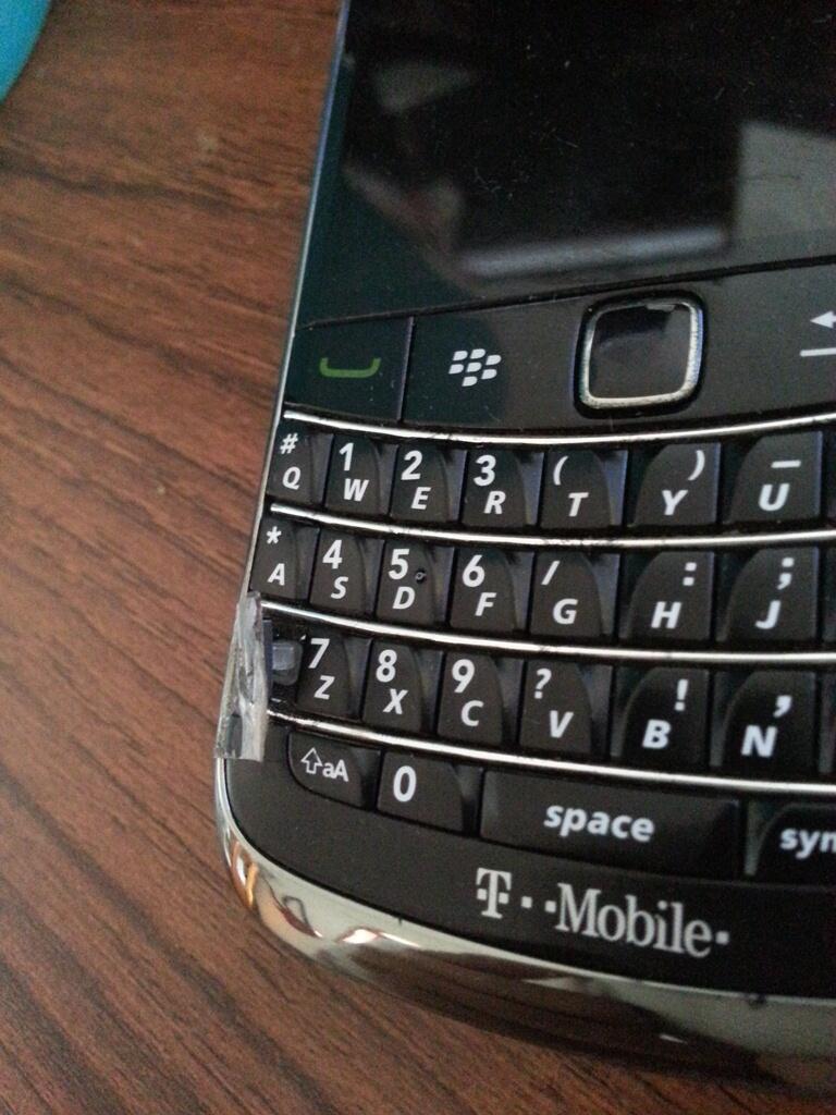 BLACKBERRY ONYX 9700 FULLSET + BONUS OTTERBOX ORIGINAL 850 ribu aja