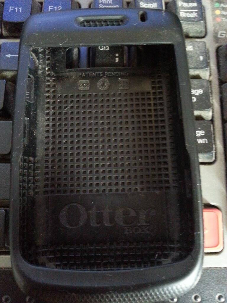 BLACKBERRY ONYX 9700 FULLSET + BONUS OTTERBOX ORIGINAL 850 ribu aja
