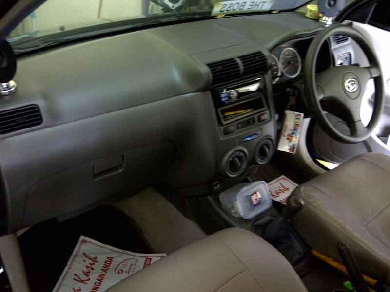 jual Xenia Li Vvti 1000cc Plat B + Bonus Paket Sq Audio ( Sound Sistem )