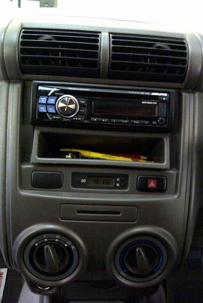 jual Xenia Li Vvti 1000cc Plat B + Bonus Paket Sq Audio ( Sound Sistem )