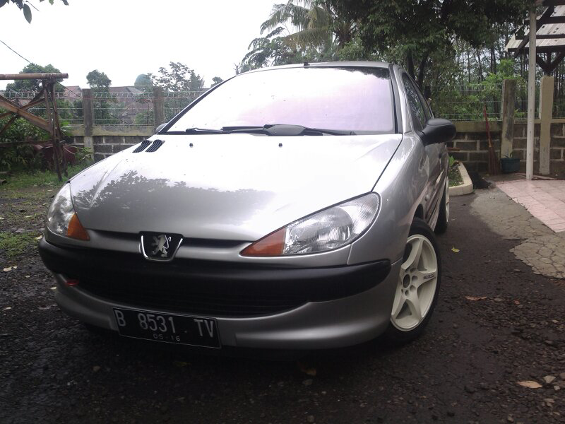 JUAL PEUGEOT 206 SPORTY M/T 2001 SPERTI BARU!!