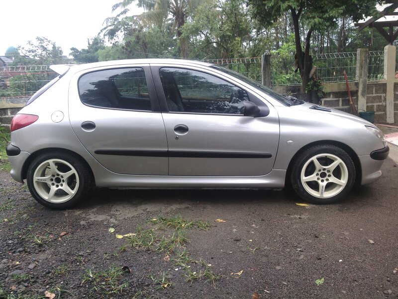 JUAL PEUGEOT 206 SPORTY M/T 2001 SPERTI BARU!!
