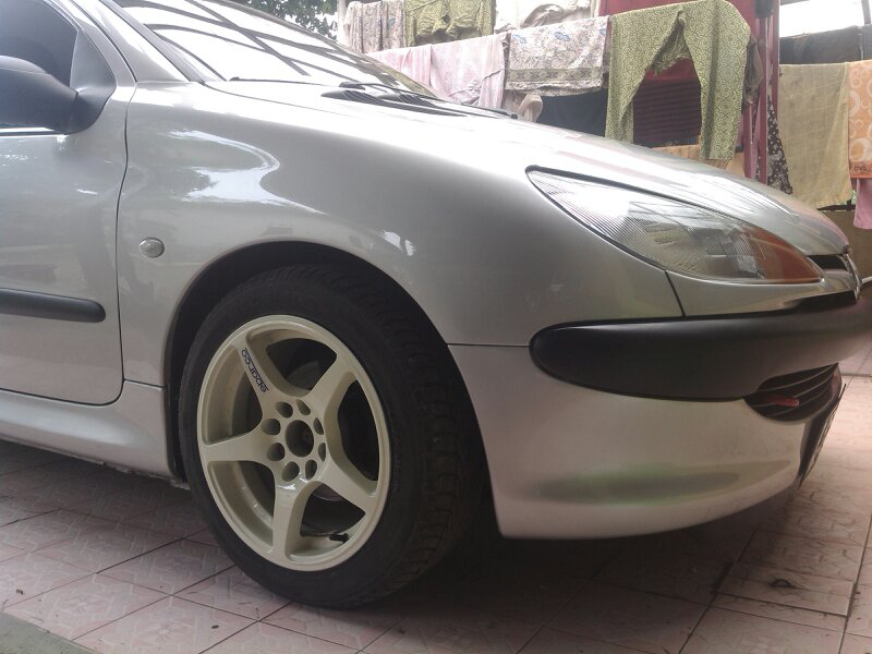JUAL PEUGEOT 206 SPORTY M/T 2001 SPERTI BARU!!